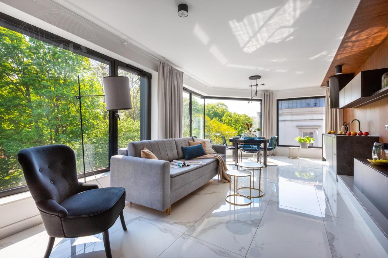 Apartment Modern View Of Planty Park