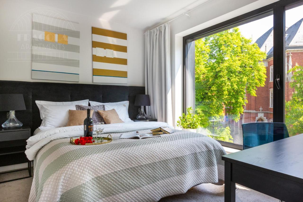 Modern View Of Planty Park Apartment Krakau