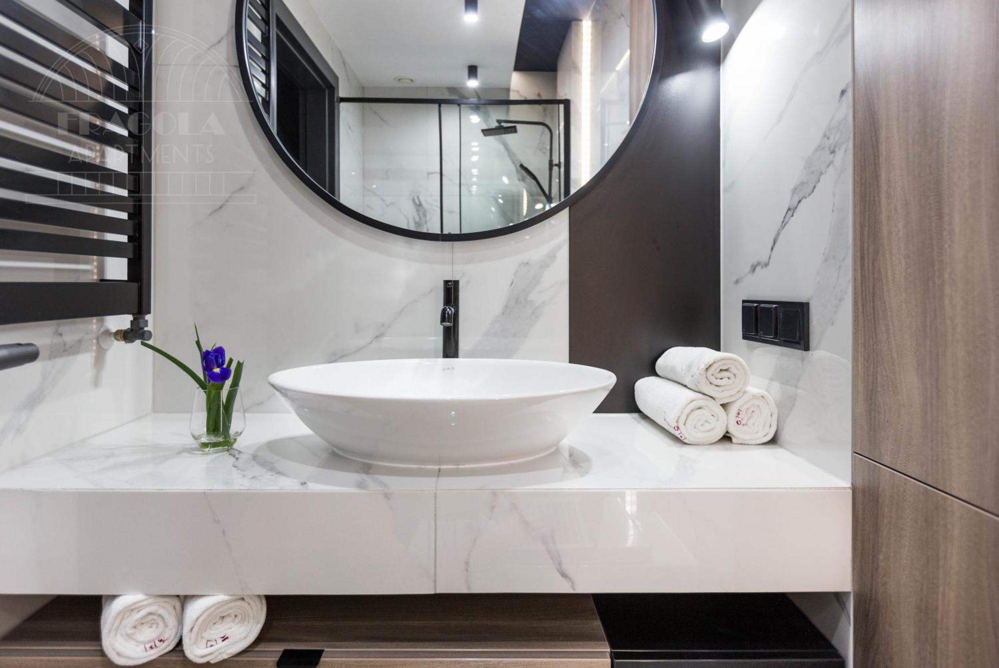 Modern View Of Planty Park Apartment Krakau