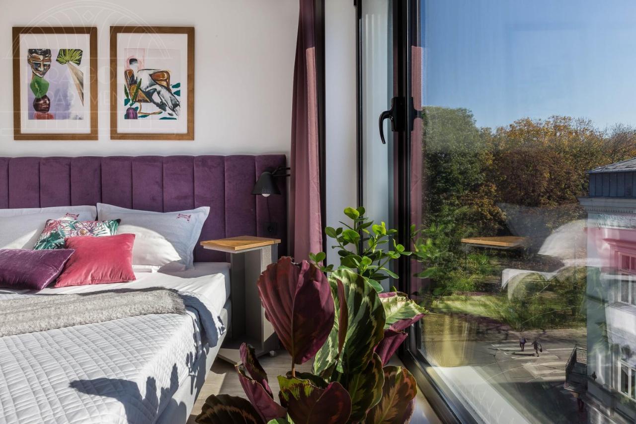 Apartment Modern View Of Planty Park