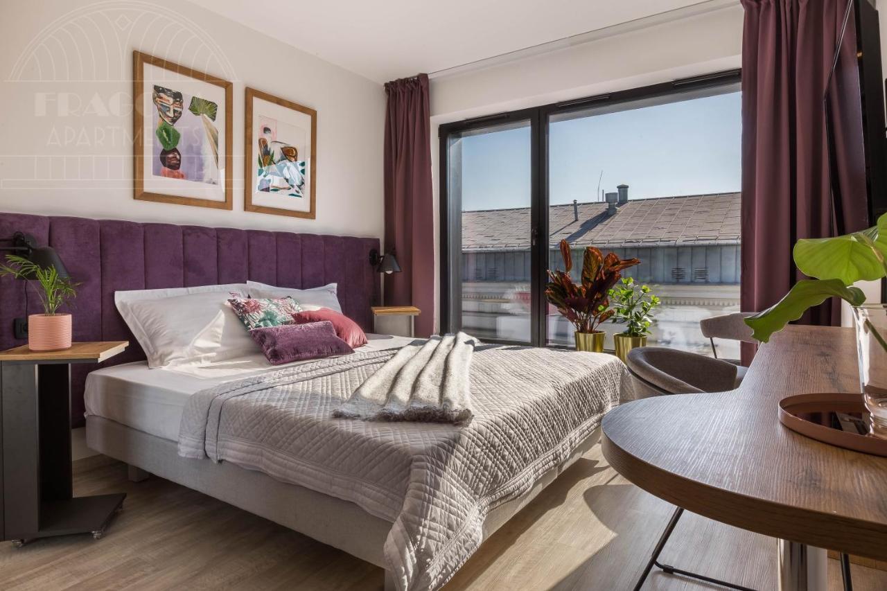Apartment Modern View Of Planty Park *