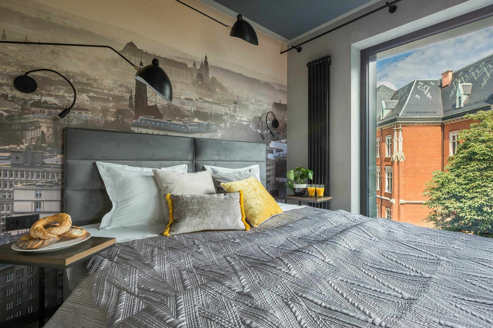 Modern View Of Planty Park Apartment