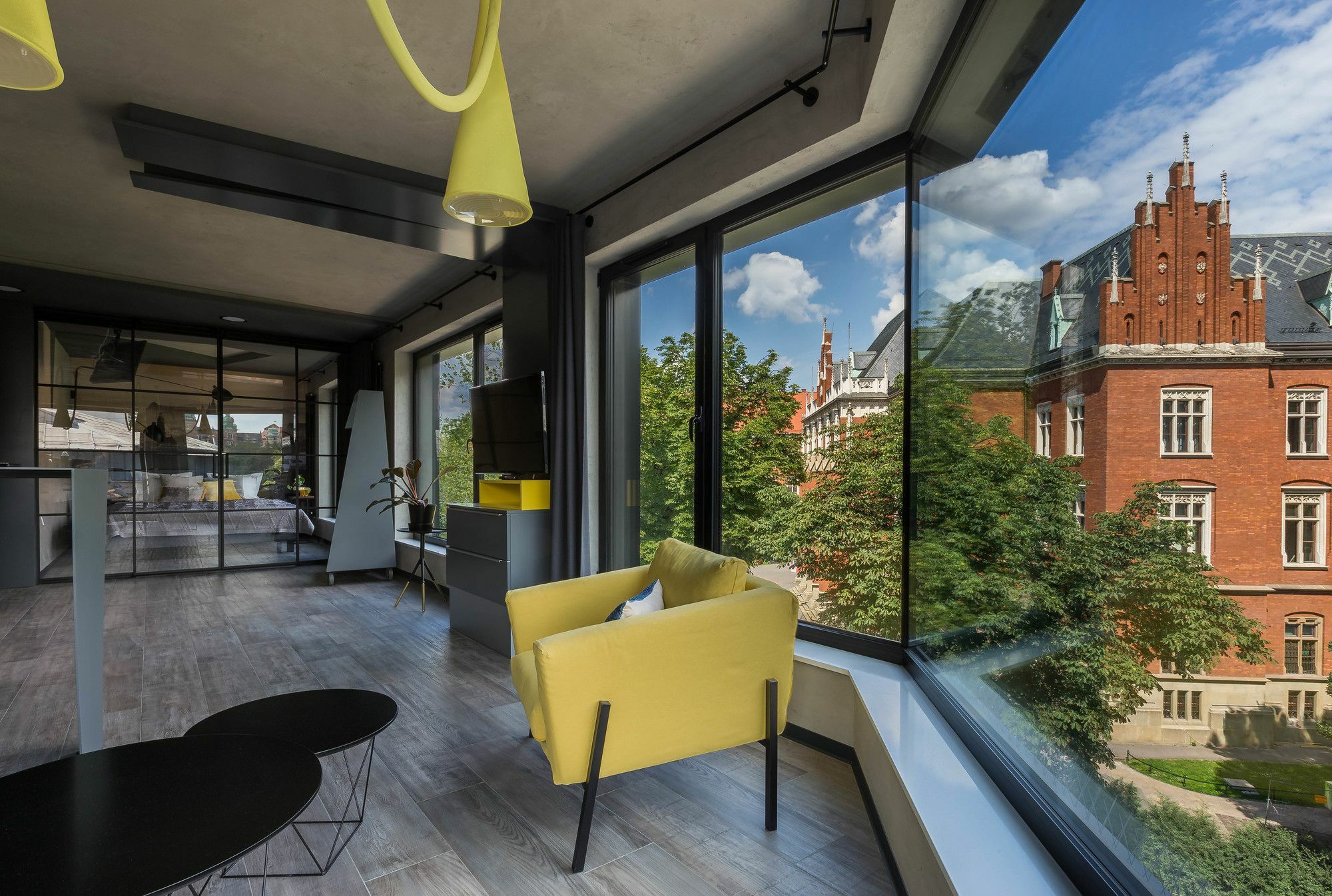Modern View Of Planty Park Apartment