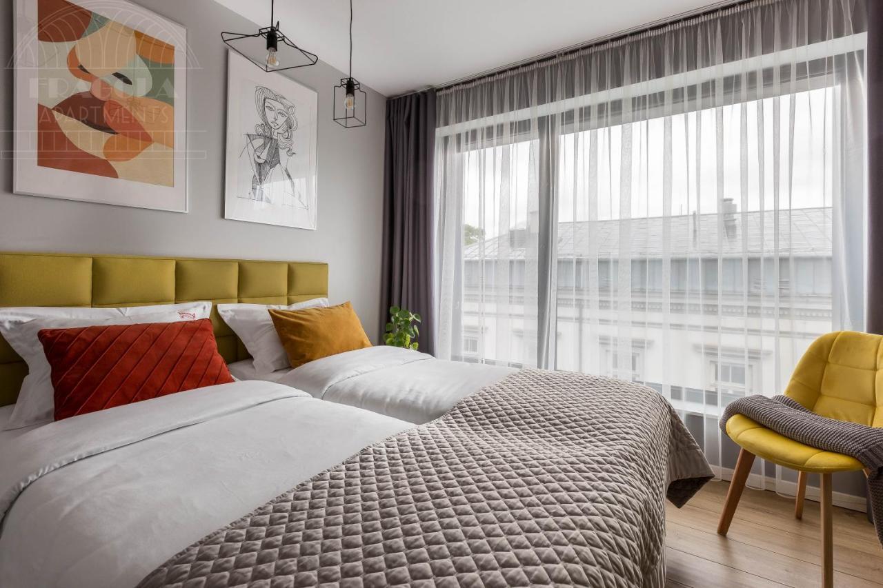 Apartment Modern View Of Planty Park