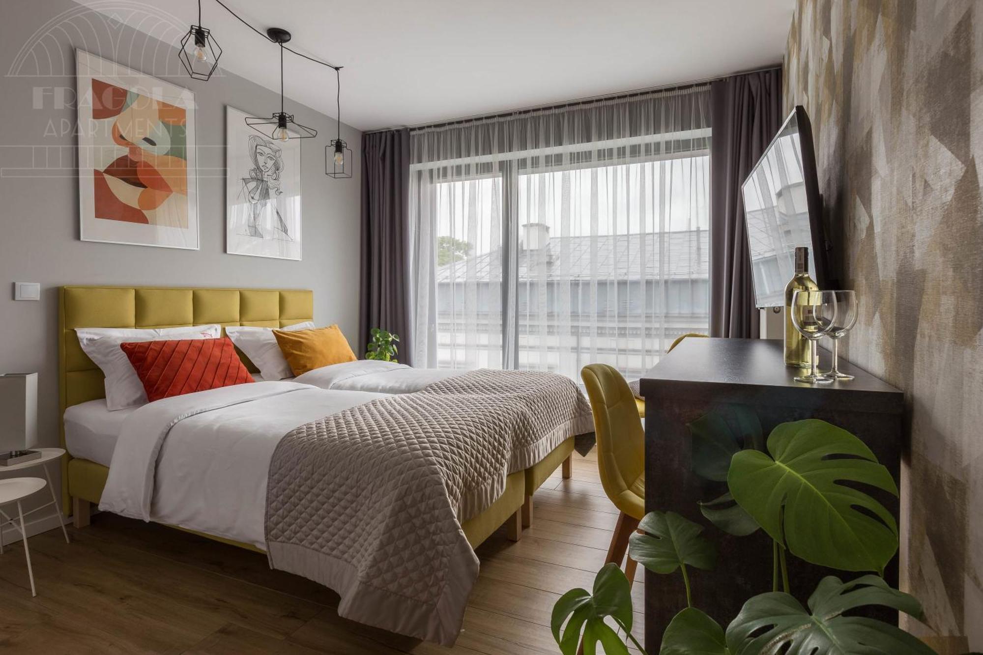 Modern View Of Planty Park Apartment