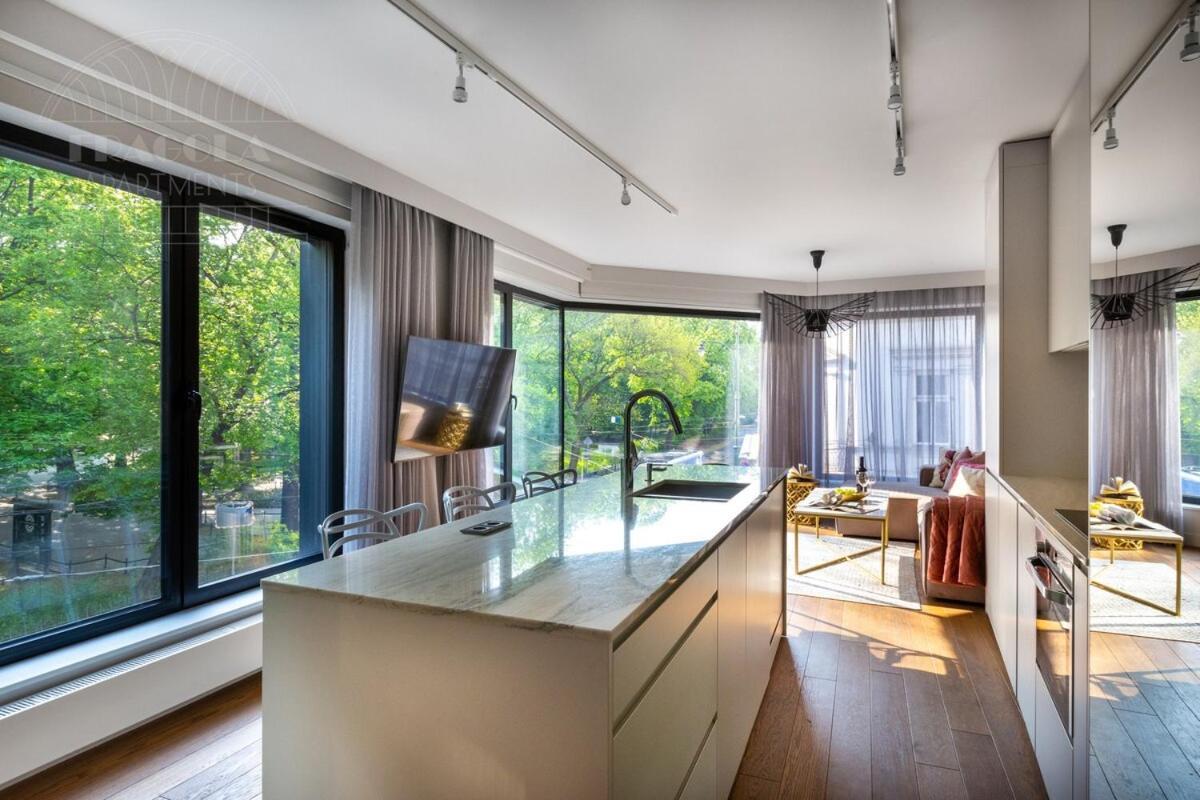 Modern View Of Planty Park Apartment