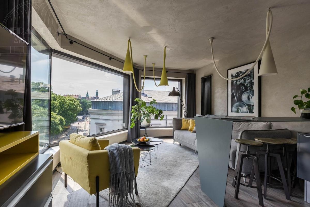 Apartment Modern View Of Planty Park