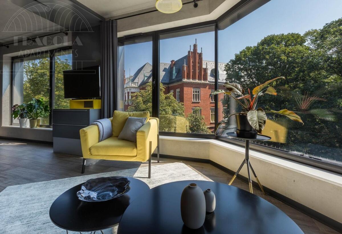 Modern View Of Planty Park Apartment *