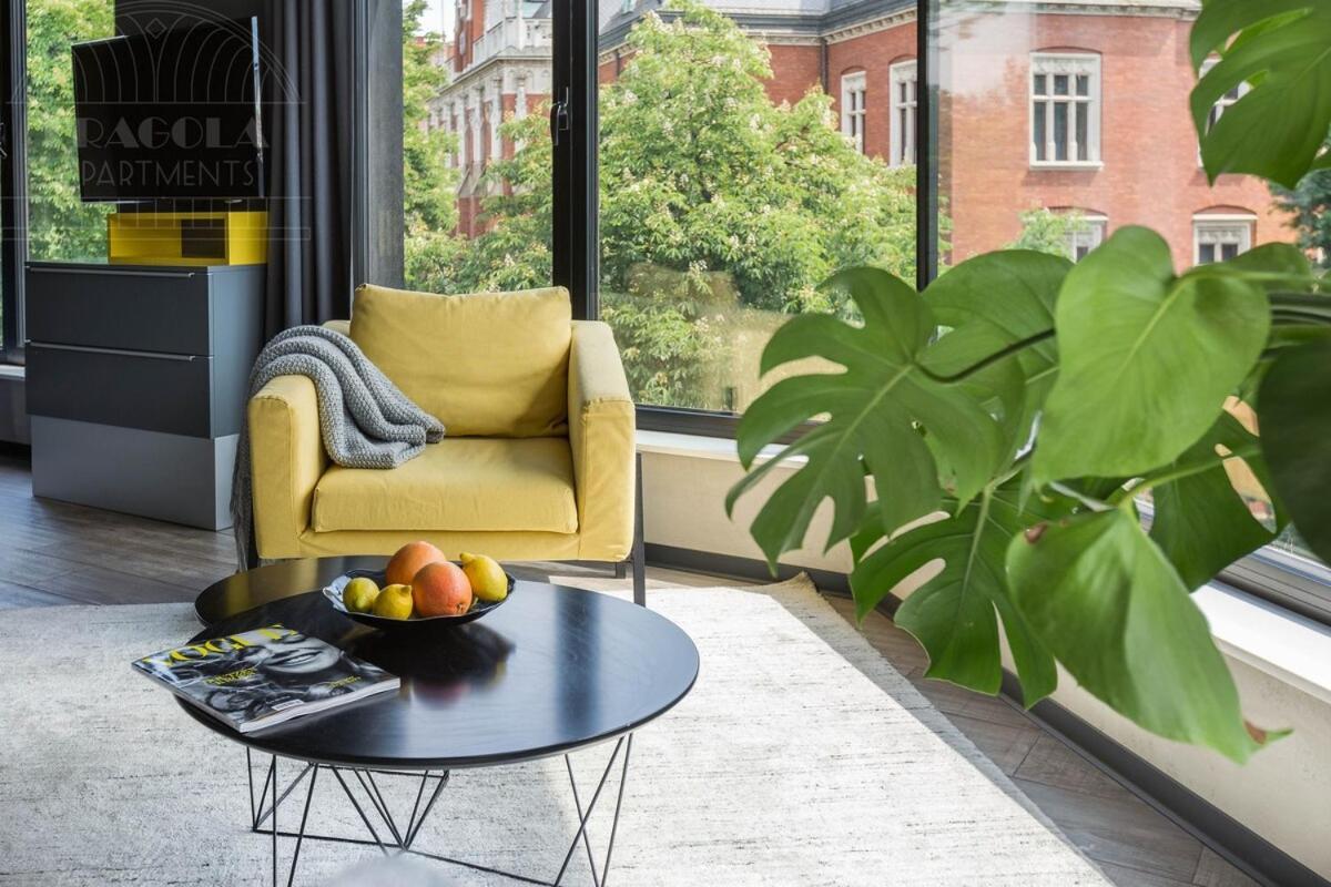 Modern View Of Planty Park Apartment