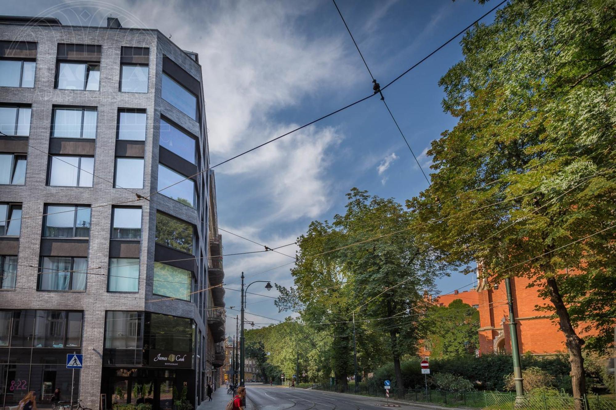 Modern View Of Planty Park Apartment *